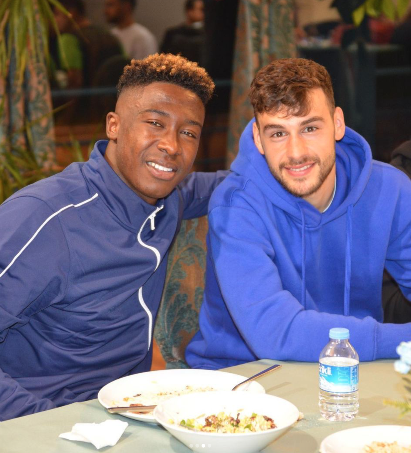 Kocaelispor maçı öncesi Bursaspor’da moral iftarı verildi Bursaspor yönetimi, futbolculara ve teknik heyete iftar yemeği verdi. Yeşil-beyazlılar, Kocaelispor maçı öncesi moral depolandı. Bursaspor Kulübü ...