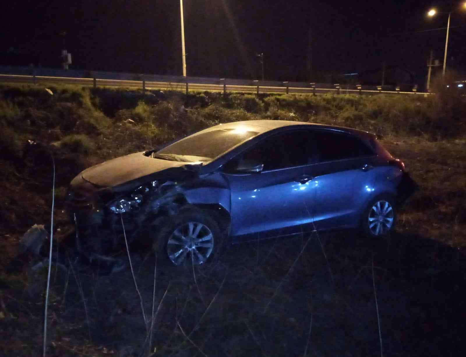 Köpeğe çarpan otomobil şarampole uçtu Bursa’nın İnegöl ilçesinde meydana gelen kazada köpeğe çarpan otomobil, şarampole uçtu; sürücüsü yaralandı. Kaza Bursa-Ankara karayolu üzeri ...