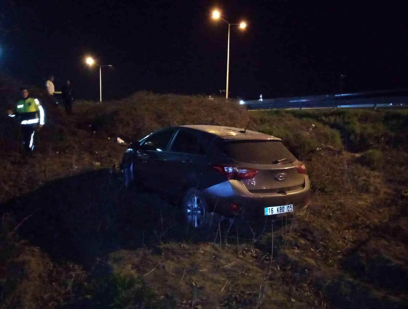 Köpeğe çarpan otomobil şarampole uçtu Bursa’nın İnegöl ilçesinde meydana gelen kazada köpeğe çarpan otomobil, şarampole uçtu; sürücüsü yaralandı. Kaza Bursa-Ankara karayolu üzeri ...