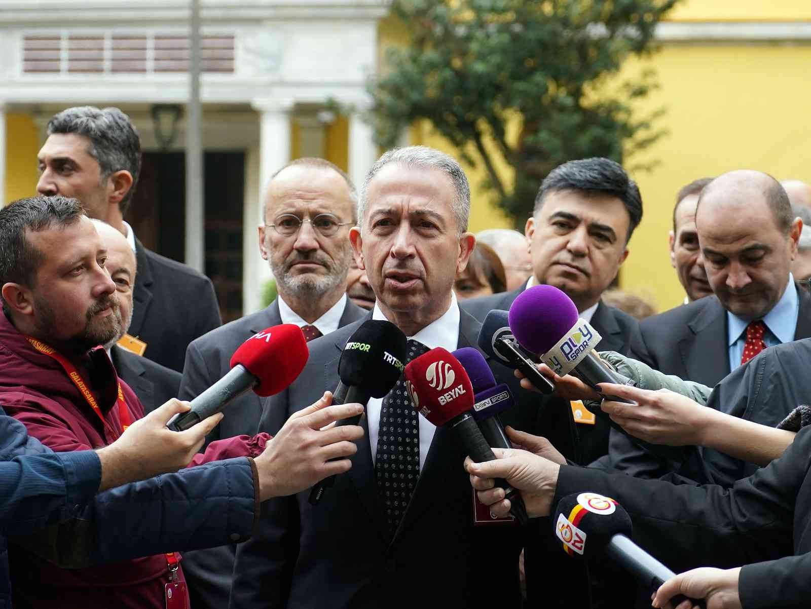 Metin Öztürk: "Bugün itibarıyla Galatasaray Kulübü’nün bir başkanı yok" Galatasaray Başkan Adayı Metin Öztürk, bugün itibarıyla sarı-kırmızılıların bir başkanı olmadığını belirterek, "Bugün sabah 10.00 itibarıyla ...
