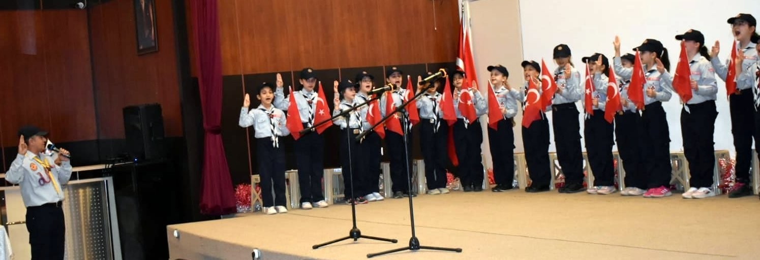 Minik izcilerden müthiş performans Bursa Yenişehir 100. Yıl İlkokulu öğrencilerinden oluşan minik izcilerin hazırladığı gösteri büyük ilgi gördü. Çeşitli gösteriler hazırlayan ...