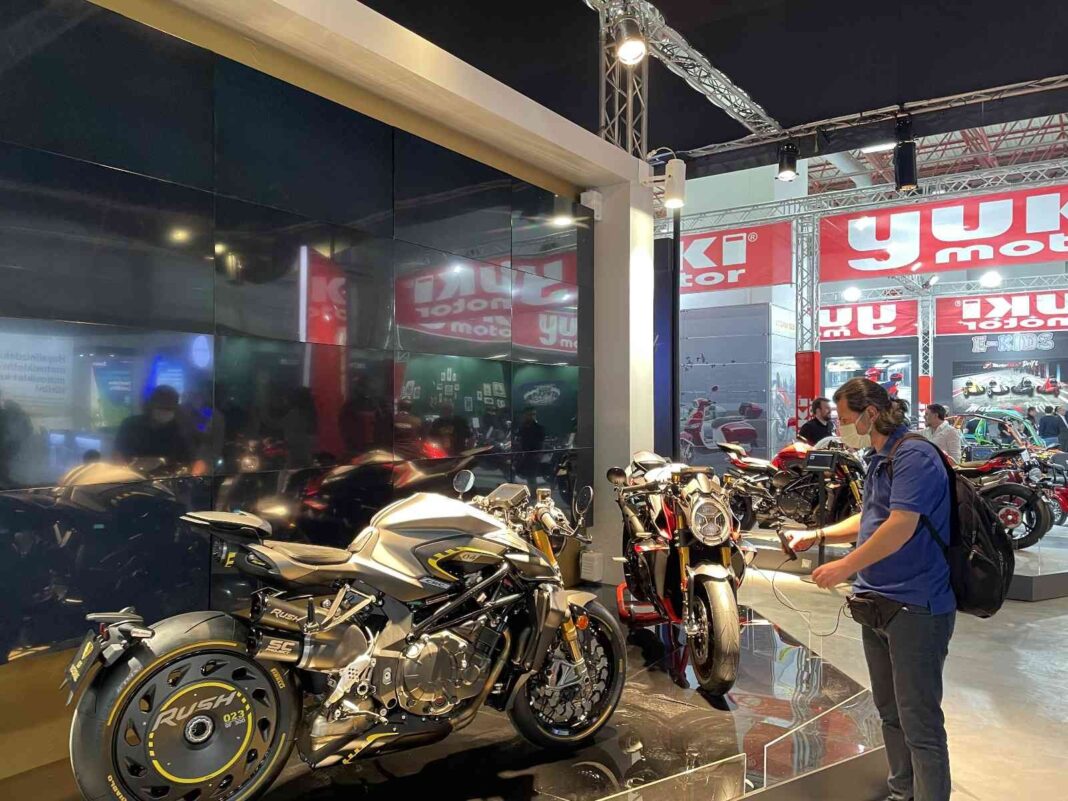 motobike-istanbul-2022nin-en-pahali-motoru-1-milyon-tl-vQNt3CZd.jpg