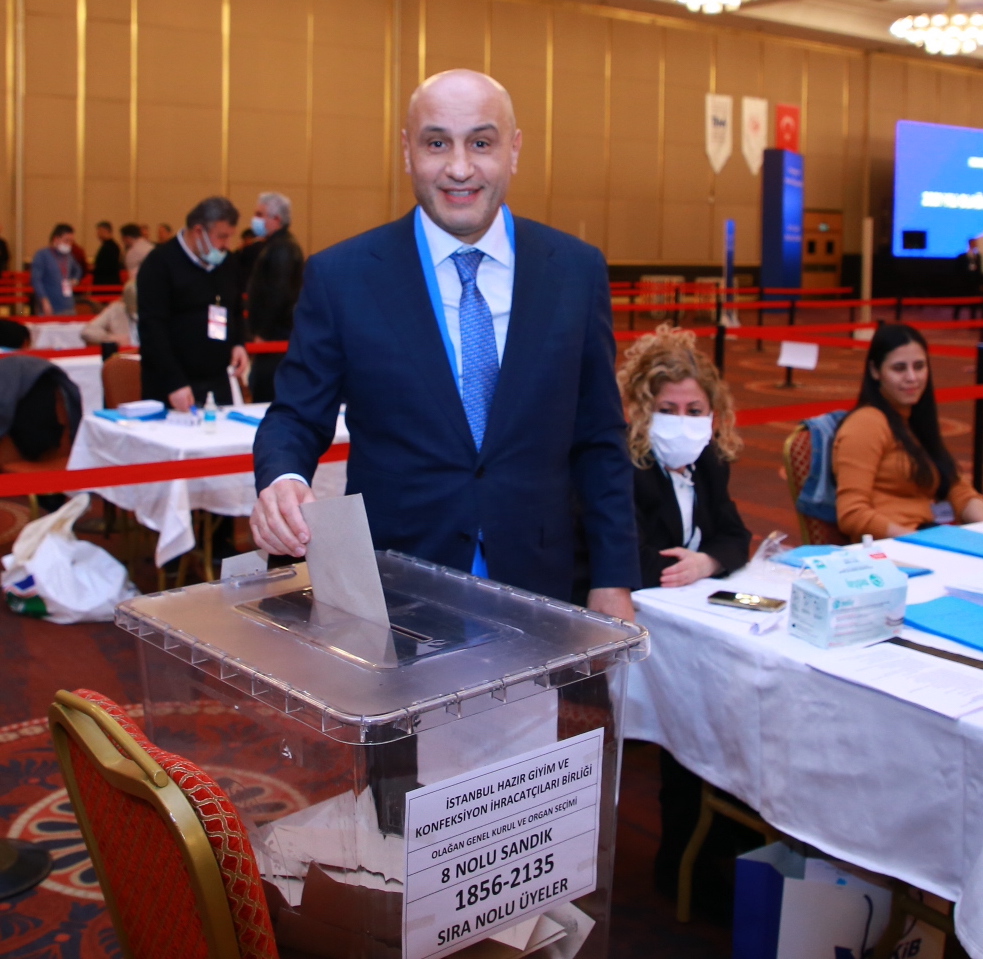 Mustafa Gültepe yeniden İHKİB Başkanlığına seçildi İHKİB Olağan Genel Kurulu’ndaki seçimde, Mustafa Gültepe’nin listesi 1055 oyla yarışı önde tamamladı. Mustafa Gültepe yeniden İHKİB Başkanlığına ...