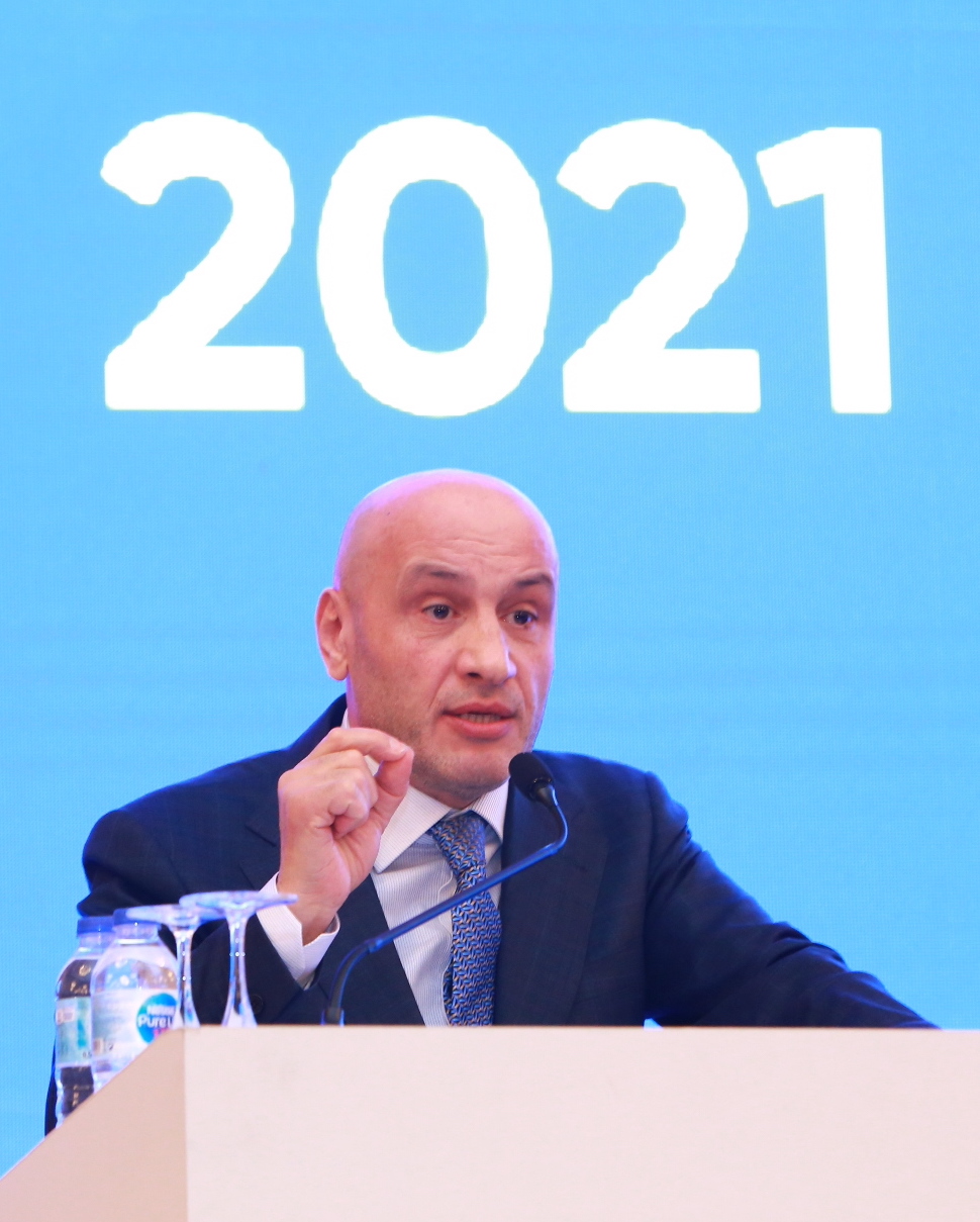 Mustafa Gültepe yeniden İHKİB Başkanlığına seçildi İHKİB Olağan Genel Kurulu’ndaki seçimde, Mustafa Gültepe’nin listesi 1055 oyla yarışı önde tamamladı. Mustafa Gültepe yeniden İHKİB Başkanlığına ...