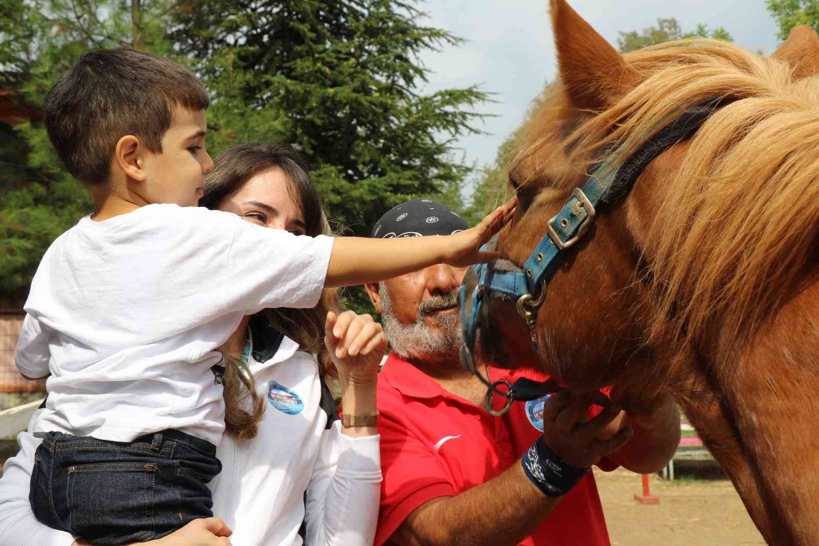 KOCAELİ (İHA) – Aileler hareketli çocuklarına ‘hiperaktif’, ders dinlemeyen çocuklarına ise ‘Dikkat eksikliği var’ deyip geçiyor. Ancak gerçekte ...