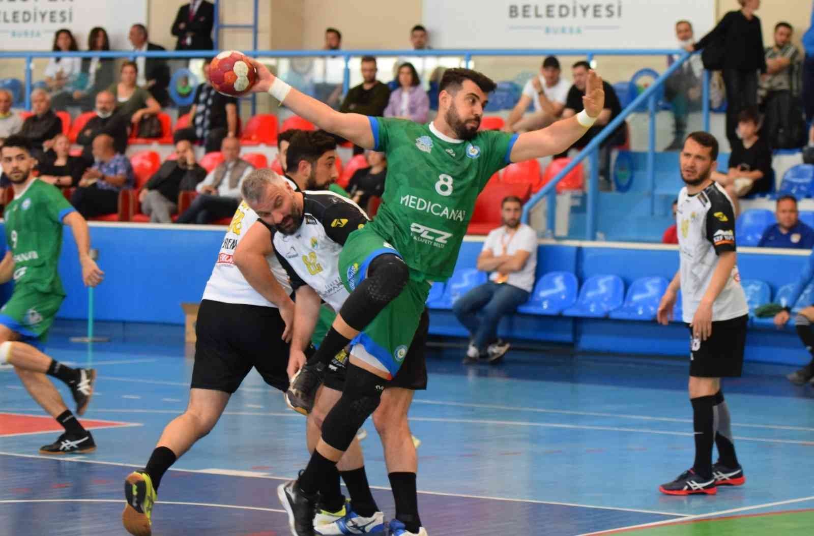 Nilüfer farka koştu Türkiye Erkekler Hentbol Ligi’nde mücadele eden Nilüfer Belediyespor, 23. hafta karşılaşmasında rakibi Köyceğiz Belediyespor’u 40-24 gibi ...