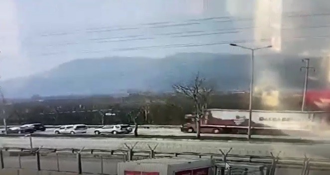 Bursa’nın Kestel ilçesinde 4 kişinin öldüğü, 22 kişinin yaralandığı trafik kazasına ilişkin açılan davada tutuklu yargılanan tır şoförü, "Kaza ...