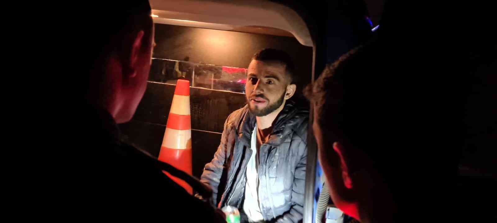 Sakarya’nın Akyazı ilçesinde ormanlık alanda yönünü kaybeden kişi, Afet ve Acil Durum Yönetimi Başkanlığı (AFAD) tarafından bulunarak ailesine ...