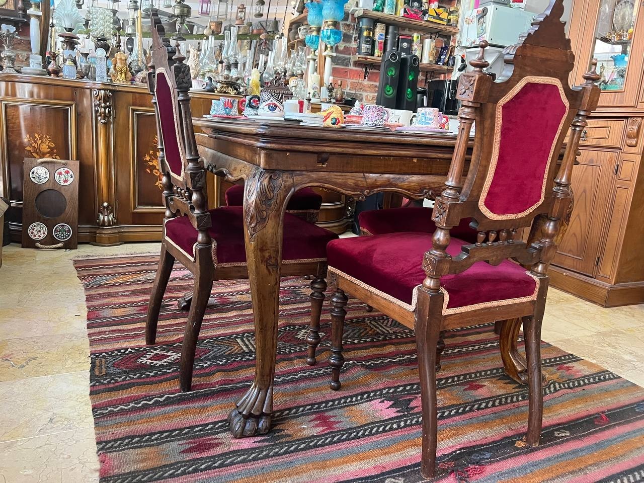 (Özel) Antikacı değil adeta müze Unesco’ya aday tarihi kent İznik’te, uzak kültürlerin etnografik eserlerine ev sahipliği yapan bir galeri yerli ve yabancı turistlerin ilgi odağı ...