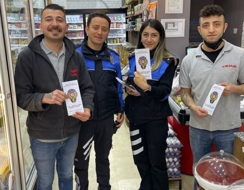 polis-ekiplerinden-dolandiricilara-karsi-uyari-ndO1Ma1j.jpg