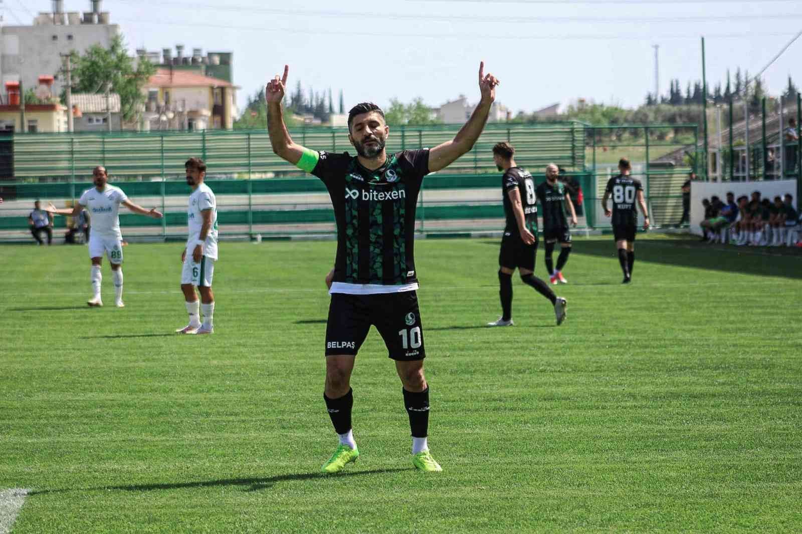 Sakaryaspor, TFF 2. Lig Kırmızı Grup’un 36. haftasında deplasmanda karşı karşıya geldiği Serik Belediyespor’u 2-1 mağlup ederek, bitime 2 hafta ...