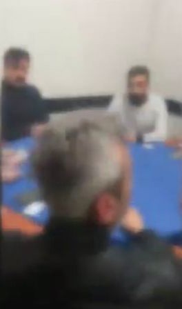 Sancaktepe’de kumar oynatılan kıraathaneye baskın İstanbul Sancaktepe’de kumar oynatıldığı tespit edilen kıraathaneye baskın yapıldı. Polis ekipleri, 6 şahıs hakkında toplamda 10 bin 914 lira ...