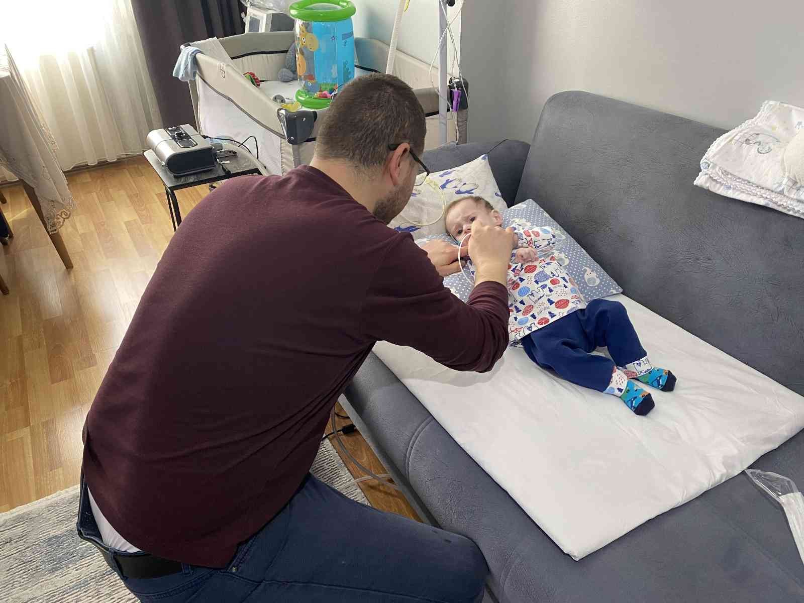 SMA yardım kampanyaları, dolandırıcıların yeni tuzağı haline geldi İstanbul’da Spinal Müsküler Atrofi (SMA) Tip 1 ile mücadele eden 13 aylık Yağız Gündoğdu’nun fotoğraflarını kullanarak sahte sosyal medya hesabı ...