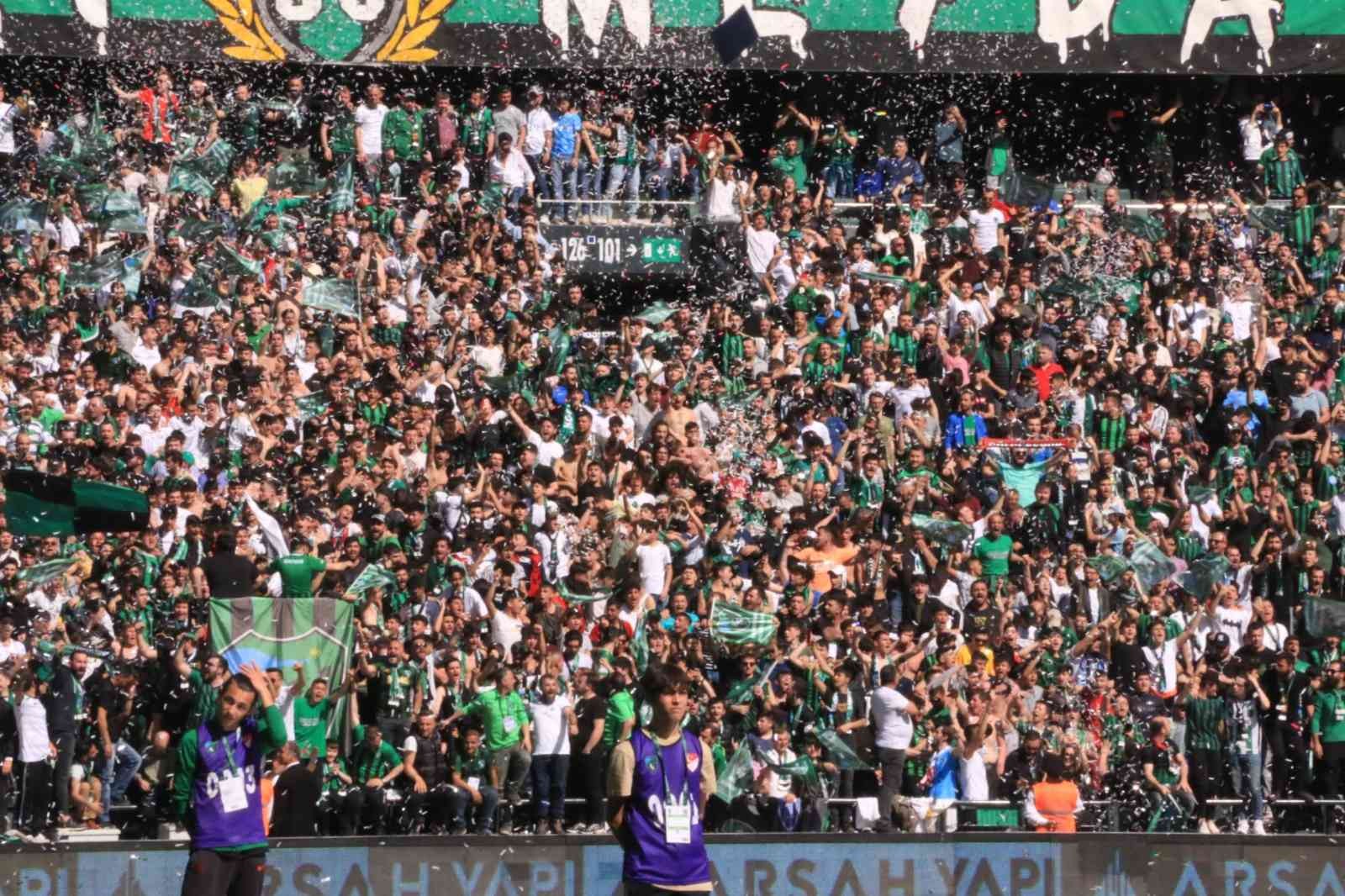 Spor Toto 1. Lig’in 34. haftasında Kocaelispor, sahasında karşılaştığı Manisa Futbol Kulübü’nü 2-1’lik skorla mağlup etti. Maçtan dakikalar 13 ...