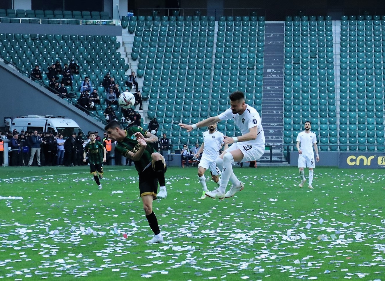 Spor Toto 1. Lig’in 34. haftasında Kocaelispor, sahasında karşılaştığı Manisa Futbol Kulübü’nü 2-1’lik skorla mağlup etti. Maçtan dakikalar 13 ...
