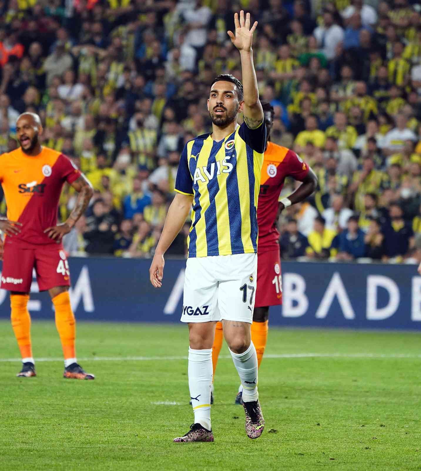 Spor Toto Süper Lig: Fenerbahçe: 1 - Galatasaray: 0 (İlk yarı) Süper Lig’in 32. haftasında Fenerbahçe, sahasında ezeli rakibi Galatasaray’ı konuk ediyor. Karşılamanın ilk yarısı ev sahibi ekibin 1-0’lık ...