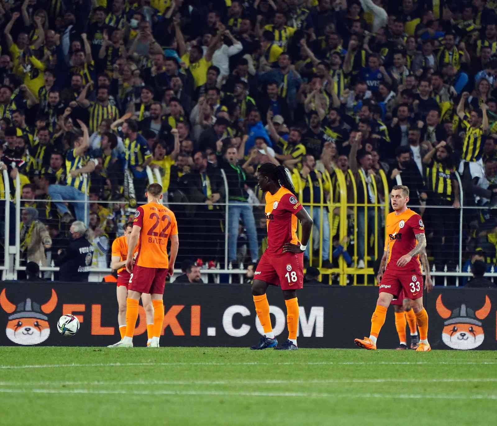 Spor Toto Süper Lig: Fenerbahçe: 1 - Galatasaray: 0 (İlk yarı) Süper Lig’in 32. haftasında Fenerbahçe, sahasında ezeli rakibi Galatasaray’ı konuk ediyor. Karşılamanın ilk yarısı ev sahibi ekibin 1-0’lık ...