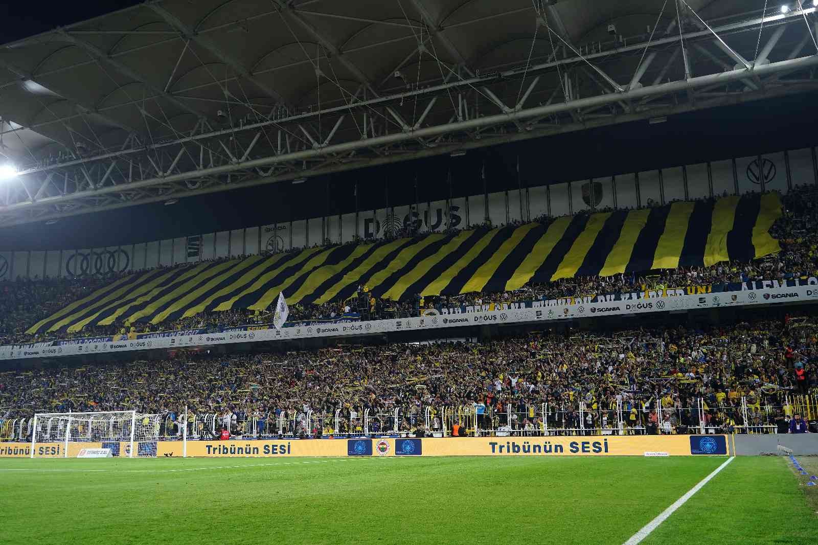 Spor Toto Süper Lig: Fenerbahçe: 1 - Galatasaray: 0 (Maç devam ediyor) Spor Toto Süper Lig’in 32. haftasında Fenerbahçe, sahasında Galatasaray ile karşı karşıya geliyor. Müsabakanın ilk 27 dakikası sarı-lacivertli ...