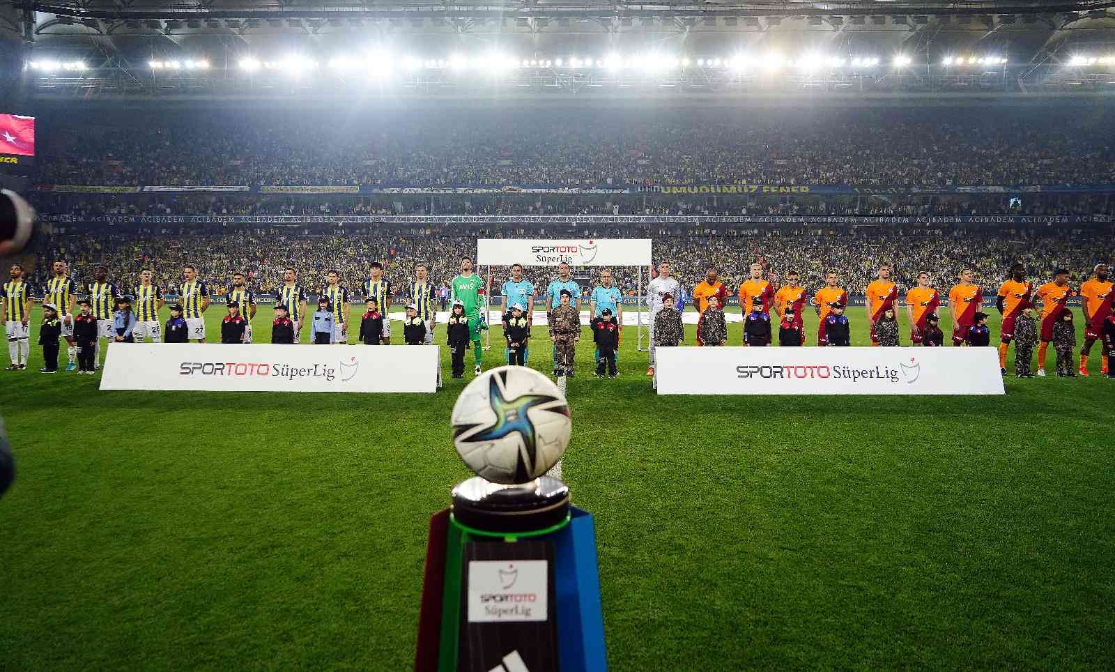 Spor Toto Süper Lig: Fenerbahçe: 1 - Galatasaray: 0 (Maç devam ediyor) Spor Toto Süper Lig’in 32. haftasında Fenerbahçe, sahasında Galatasaray ile karşı karşıya geliyor. Müsabakanın ilk 27 dakikası sarı-lacivertli ...