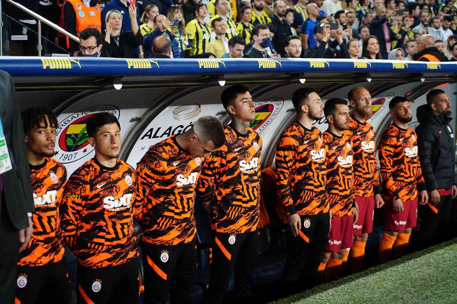 Spor Toto Süper Lig: Fenerbahçe: 1 - Galatasaray: 0 (Maç devam ediyor) Spor Toto Süper Lig’in 32. haftasında Fenerbahçe, sahasında Galatasaray ile karşı karşıya geliyor. Müsabakanın ilk 27 dakikası sarı-lacivertli ...