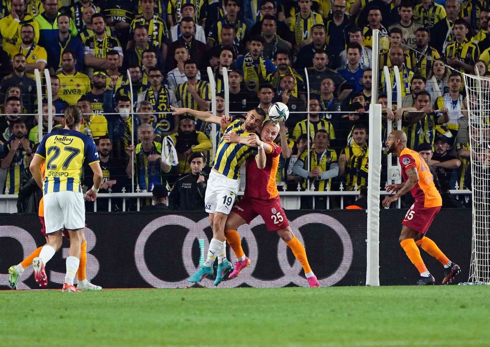 Spor Toto Süper Lig: Fenerbahçe: 1 - Galatasaray: 0 (Maç devam ediyor) Spor Toto Süper Lig’in 32. haftasında Fenerbahçe, sahasında Galatasaray ile karşı karşıya geliyor. Müsabakanın ilk 27 dakikası sarı-lacivertli ...