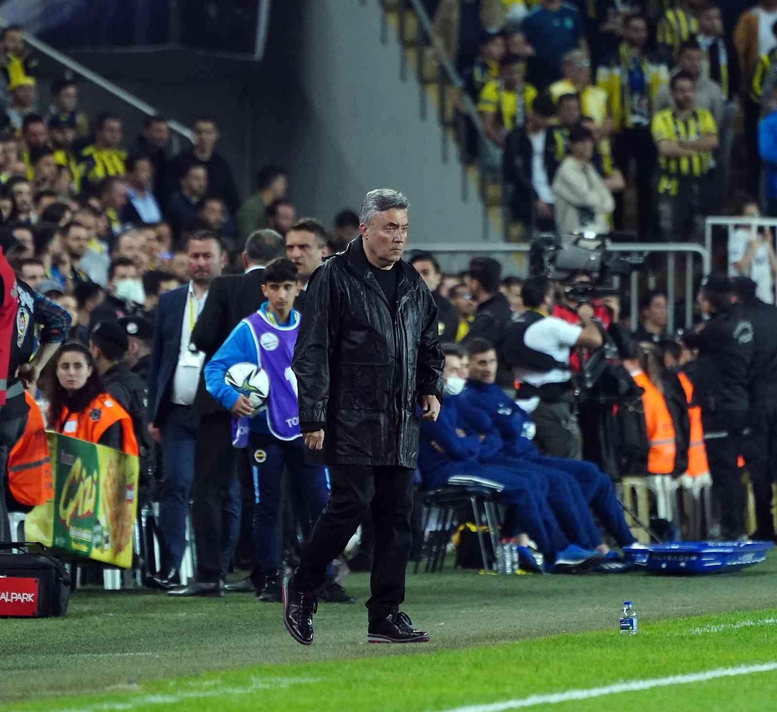 Spor Toto Süper Lig: Fenerbahçe: 1 - Galatasaray: 0 (Maç devam ediyor) Spor Toto Süper Lig’in 32. haftasında Fenerbahçe, sahasında Galatasaray ile karşı karşıya geliyor. Müsabakanın ilk 27 dakikası sarı-lacivertli ...