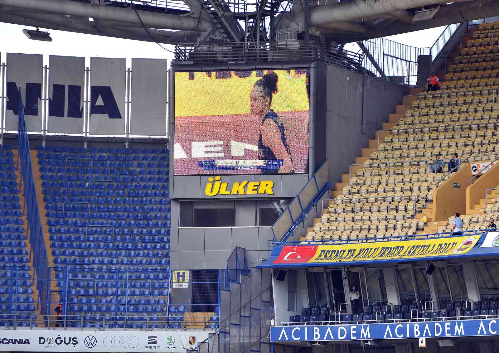 Spor Toto Süper Lig: Fenerbahçe: 1 - Galatasaray: 0 (Maç devam ediyor) Spor Toto Süper Lig’in 32. haftasında Fenerbahçe, sahasında Galatasaray ile karşı karşıya geliyor. Müsabakanın ilk 27 dakikası sarı-lacivertli ...