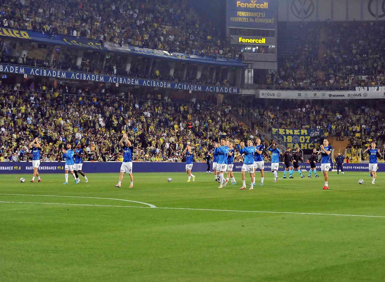 Spor Toto Süper Lig: Fenerbahçe: 1 - Galatasaray: 0 (Maç devam ediyor) Spor Toto Süper Lig’in 32. haftasında Fenerbahçe, sahasında Galatasaray ile karşı karşıya geliyor. Müsabakanın ilk 27 dakikası sarı-lacivertli ...