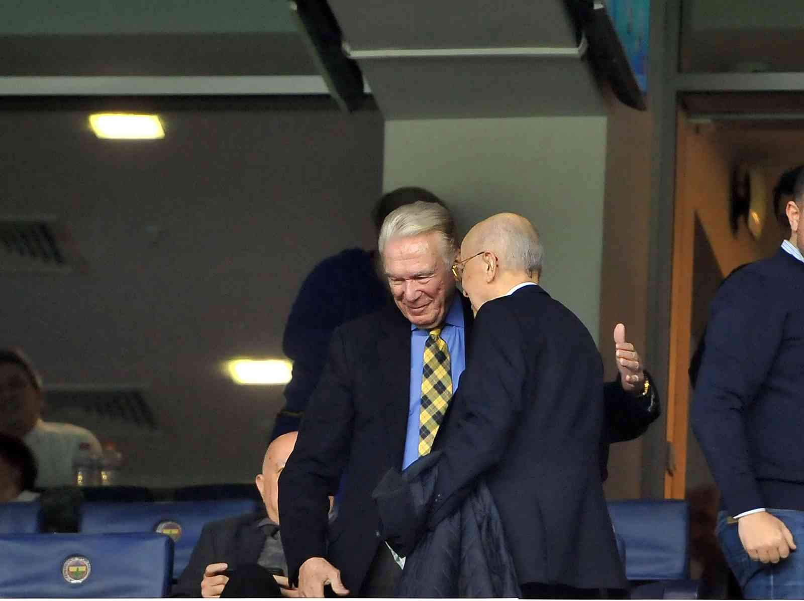 Spor Toto Süper Lig: Fenerbahçe: 1 - Galatasaray: 0 (Maç devam ediyor) Spor Toto Süper Lig’in 32. haftasında Fenerbahçe, sahasında Galatasaray ile karşı karşıya geliyor. Müsabakanın ilk 27 dakikası sarı-lacivertli ...