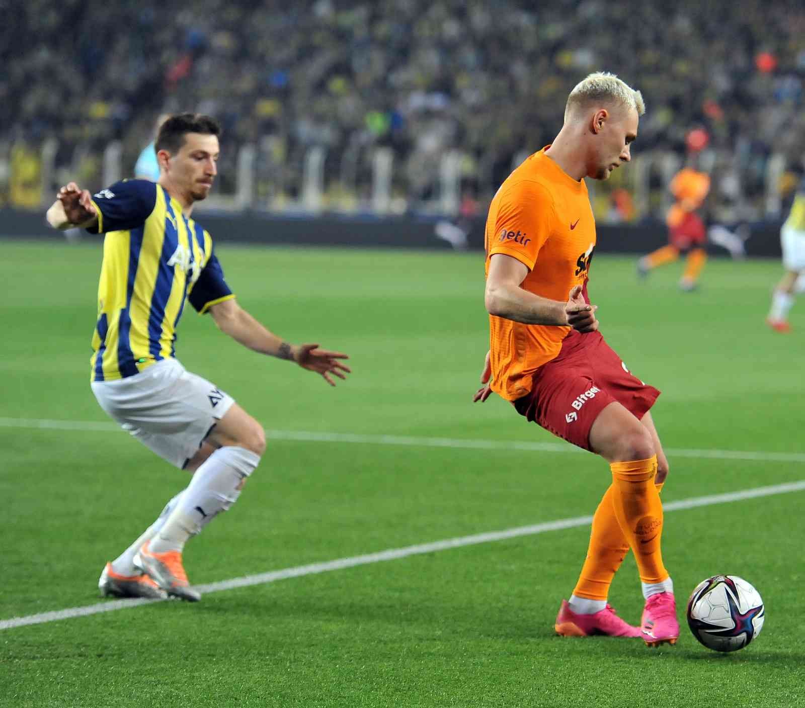 Spor Toto Süper Lig: Fenerbahçe: 1 - Galatasaray: 0 (Maç devam ediyor) Spor Toto Süper Lig’in 32. haftasında Fenerbahçe, sahasında Galatasaray ile karşı karşıya geliyor. Müsabakanın ilk 27 dakikası sarı-lacivertli ...