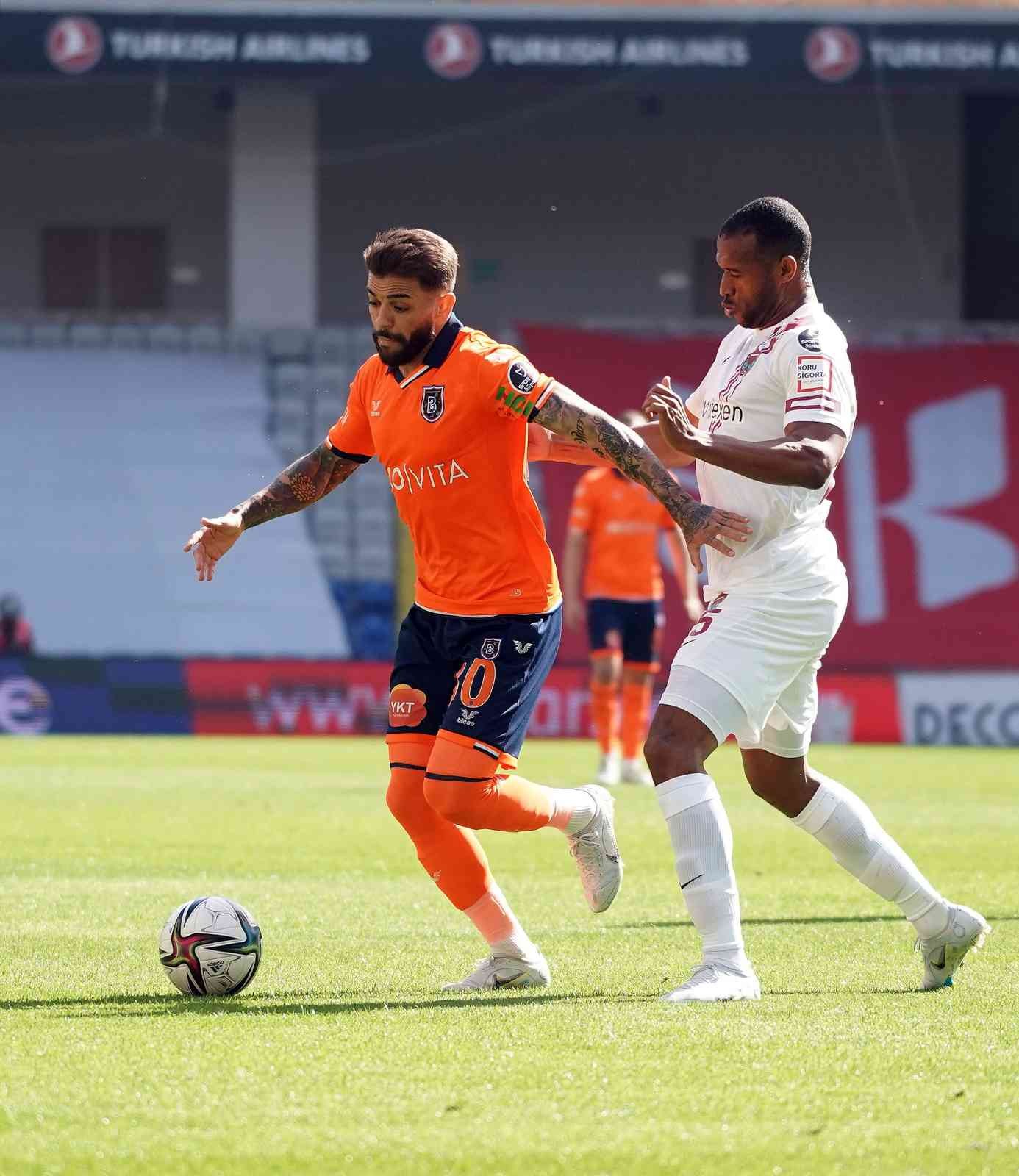 Spor Toto Süper Lig’in 34. haftasında Medipol Başakşehir, A.Hatayspor’u ağlıyor. Karşılaşmanın ilk yarısı golsüz eşitlikle tamamlandı. Maçtan ...