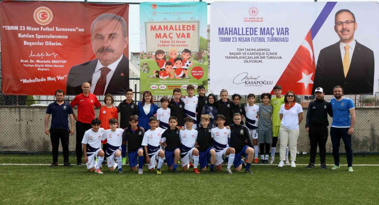 "TBMM 23 Nisan Futbol Turnuvası" Mahallede Maç Var Yarı Final müsabakaları tamamlandı Türkiye Büyük Millet Meclisi’nin öncülüğünde Gençlik ve Spor Bakanlığı iş birliğiyle düzenlenen “TBMM 23 Nisan Futbol Turnuvası” Mahallede Maç ...