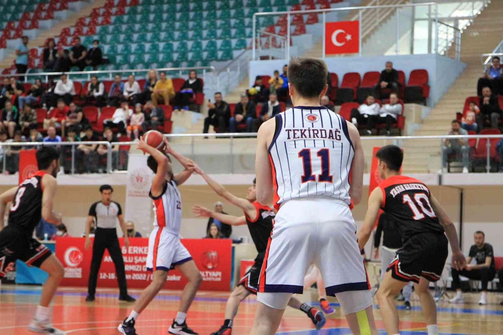 Tekirdağ basketbol tarihinde bir ilke imza atıldı TREDAŞ Spor, U18 Genç Erkekler kategorisinde Diyarbakır’da düzenlenen Anadolu Şampiyonası’nda rakiplerini eleyerek, Türkiye Basketbol Federasyonu ...