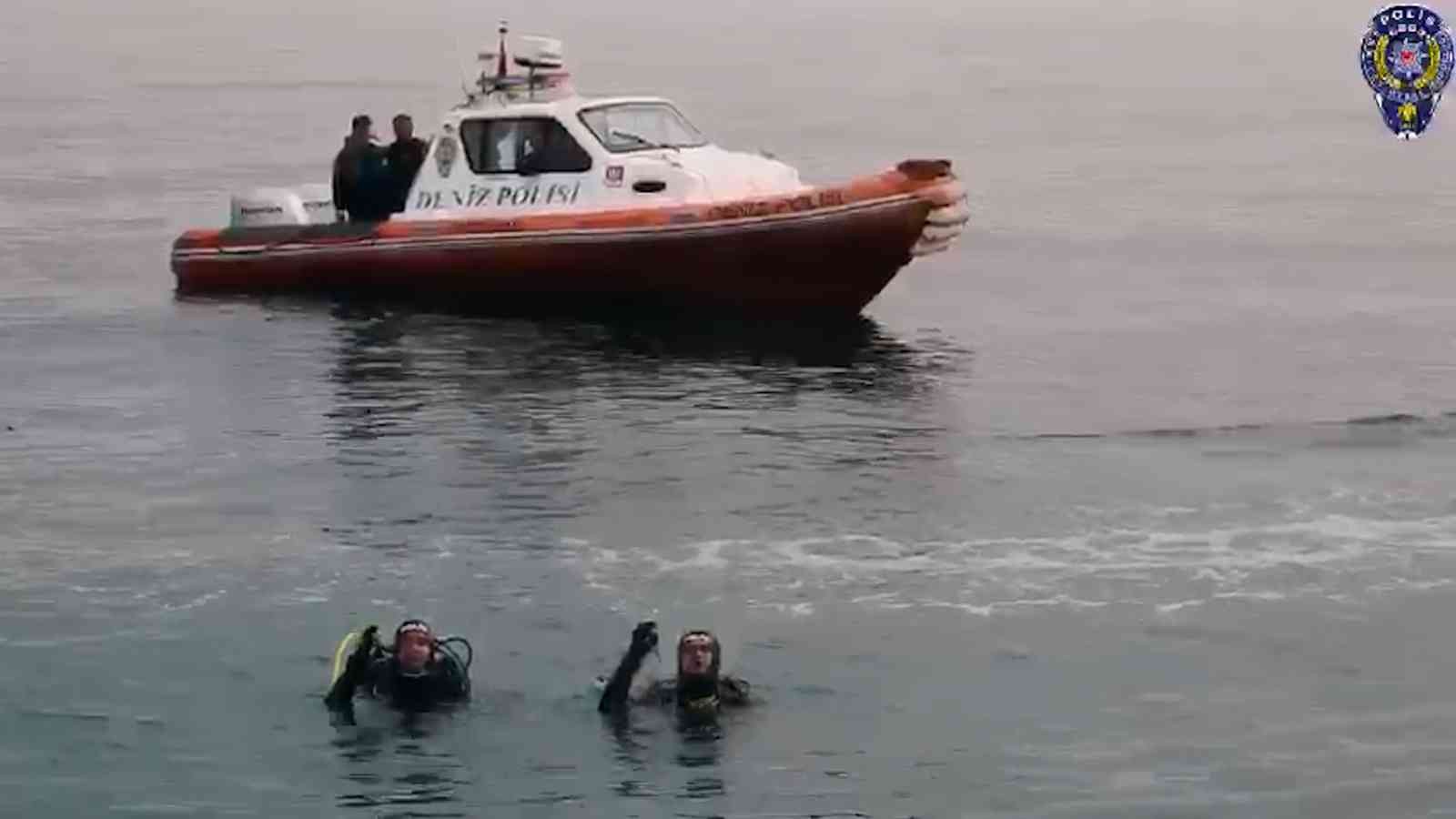 Tekirdağ Emniyeti’nden videolu 177. yıl kutlaması Tekirdağ İl Emniyet Müdürlüğü, Polis Teşkilatının 177’nci yıldönümünü yayınladığı video ile kutladı. Görüntülerde emniyet birimi personellerinin ...