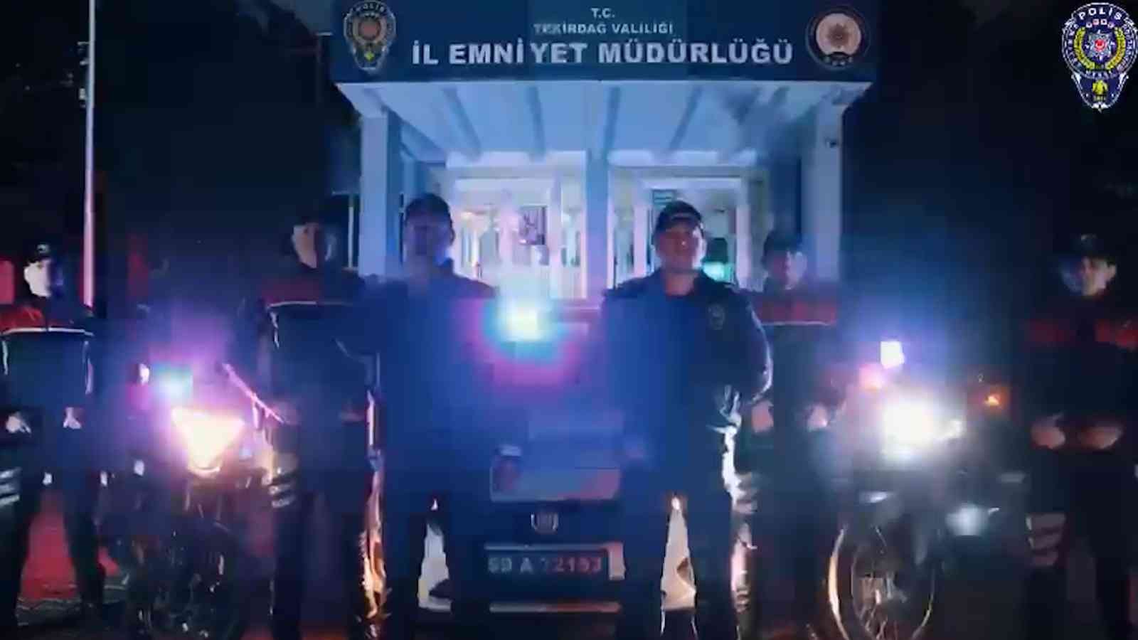 Tekirdağ Emniyeti’nden videolu 177. yıl kutlaması Tekirdağ İl Emniyet Müdürlüğü, Polis Teşkilatının 177’nci yıldönümünü yayınladığı video ile kutladı. Görüntülerde emniyet birimi personellerinin ...