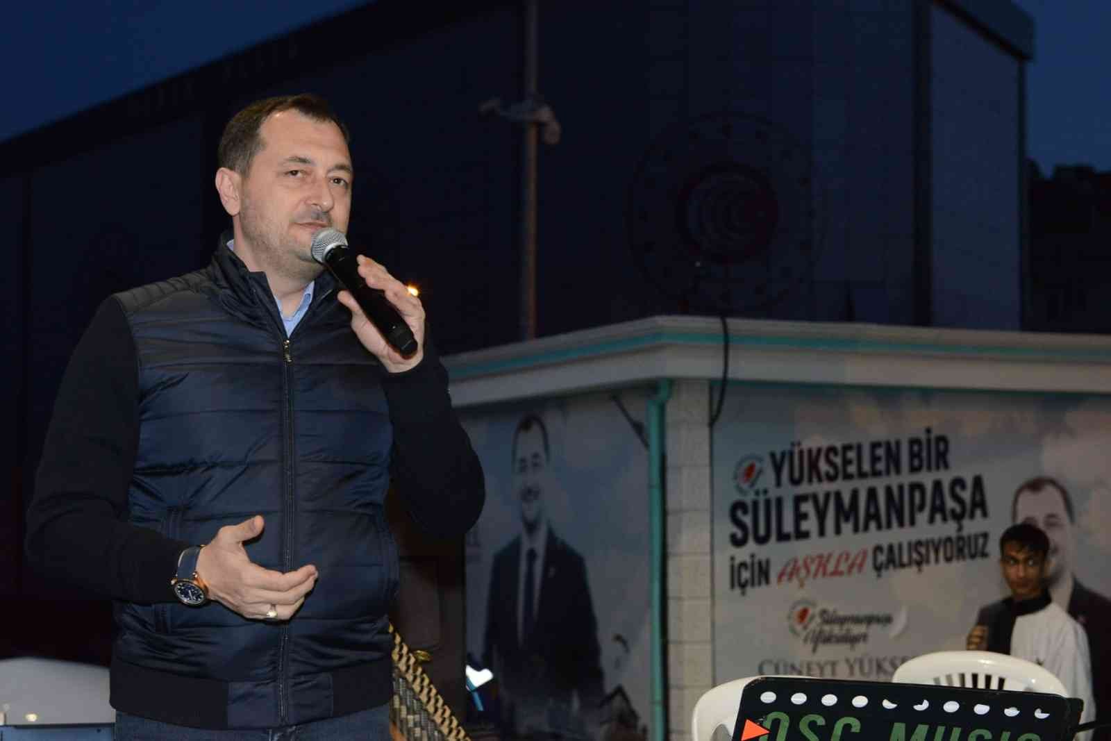 Tekirdağ’da 3 bin 500 kişilik ‘Gönül Sofrası’ kuruldu Tekirdağ’da Süleymanpaşa Belediyesi tarafından düzenlenen iftar programı ile 3 bin 500 kişi Ramazan aynının ilk iftarında birlikte orucunu açtı ...