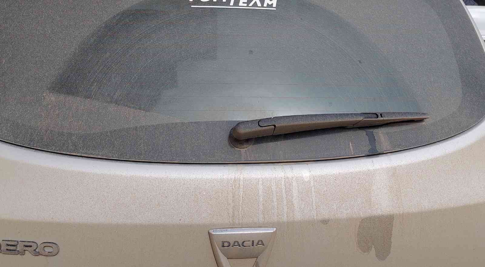 Tekirdağ’da 3 gündür çamur yağıyor Kuzey Afrika çöllerinden gelen tozlar Tekirdağ’da 3 gündür yağmurla karışık çamur yağıyor. Kuzey Afrika’dan gelen toz Tekirdağ’da 3 gündür çamur ...