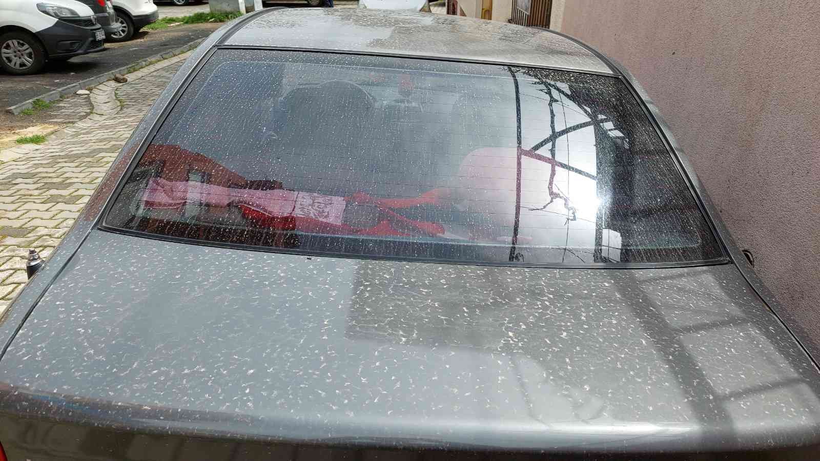 Tekirdağ’da 3 gündür çamur yağıyor Kuzey Afrika çöllerinden gelen tozlar Tekirdağ’da 3 gündür yağmurla karışık çamur yağıyor. Kuzey Afrika’dan gelen toz Tekirdağ’da 3 gündür çamur ...