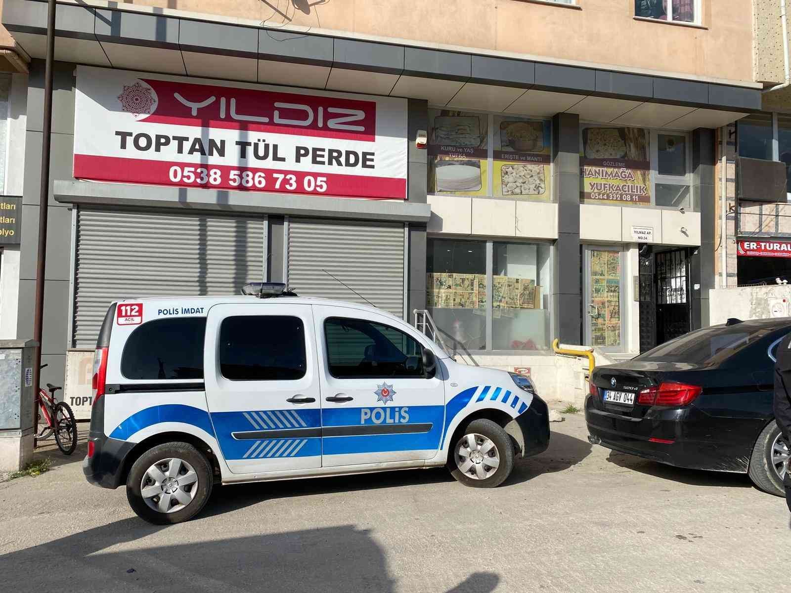 Tekirdağ’da velayet tartışması kanlı bitti: 1 ölü, 1 yaralı Tekirdağ’da velayet davası sebebiyle tartışan çift, birbirini yaraladı. Yaralı çiftten biri kaldırıldığı hastanede hayatını kaybetti. Olay ...