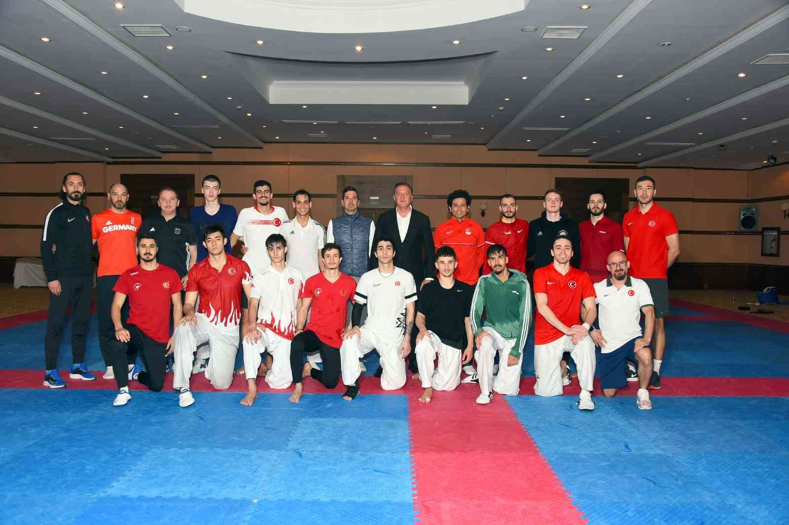Tekvandoda Almanya ile ortak kamp Türkiye Erkek Tekvando Milli Takımı, Avrupa Şampiyonası hazırlıkları kapsamında Almanya ile ortak bir hazırlık kampı gerçekleştiriyor. Türkiye ...