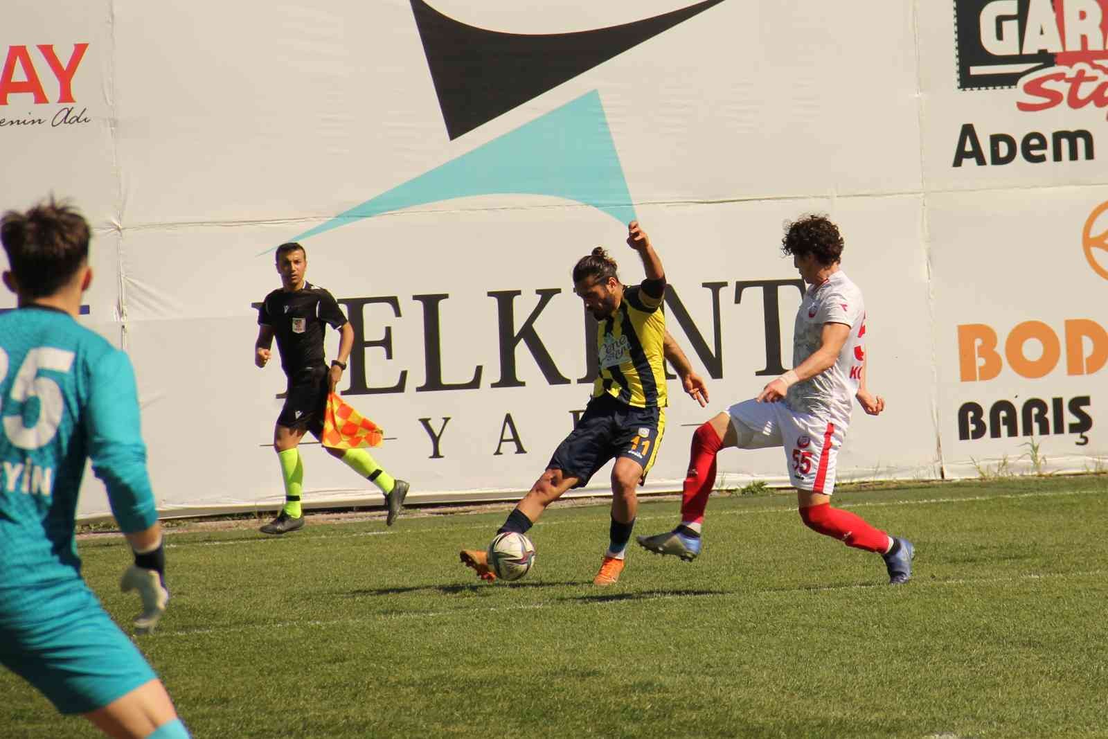 TFF 3. Lig: Belediye Derincespor: 1 - Çankaya FK: 0 TFF 3. Lig 3. Grup’ta play-off mücadelesi veren Belediye Derincespor 30. hafta karşılaşmasında Çankaya Futbol Kulübü’nü 1-0 mağlup etti. Stat ...