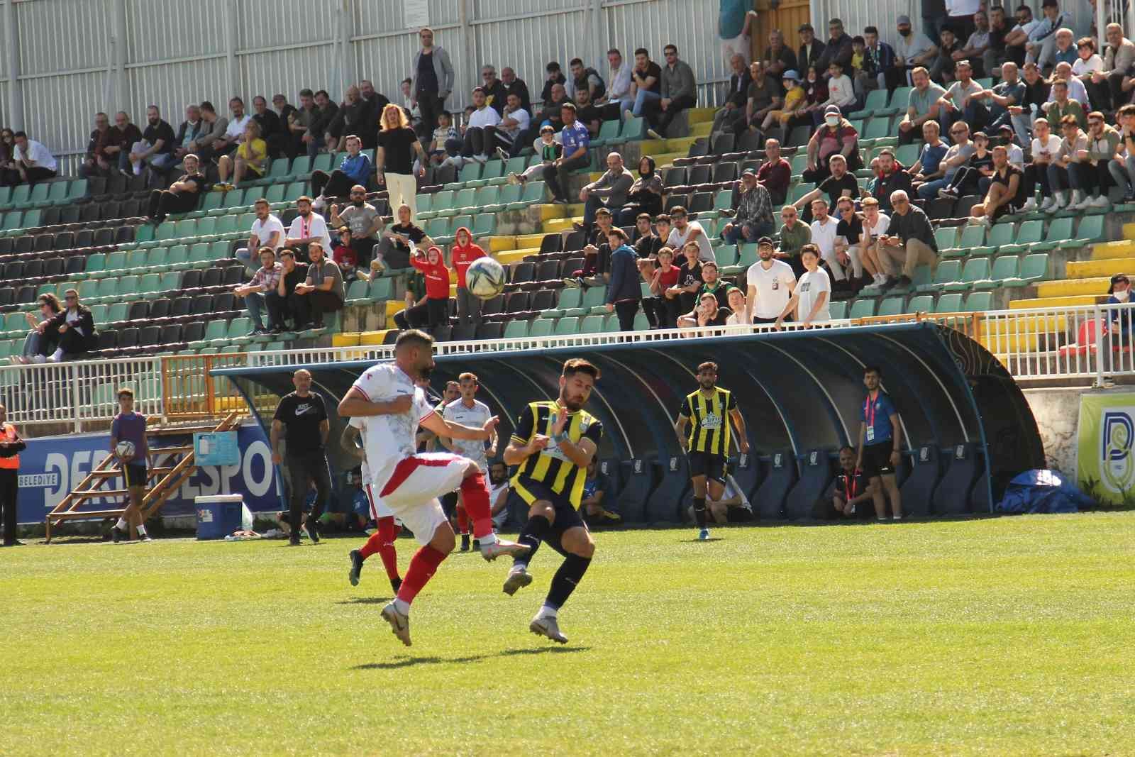 TFF 3. Lig 3. Grup’ta play-off mücadelesi veren Belediye Derincespor 30. hafta karşılaşmasında Çankaya Futbol Kulübü’nü 1-0 mağlup etti. Stat ...