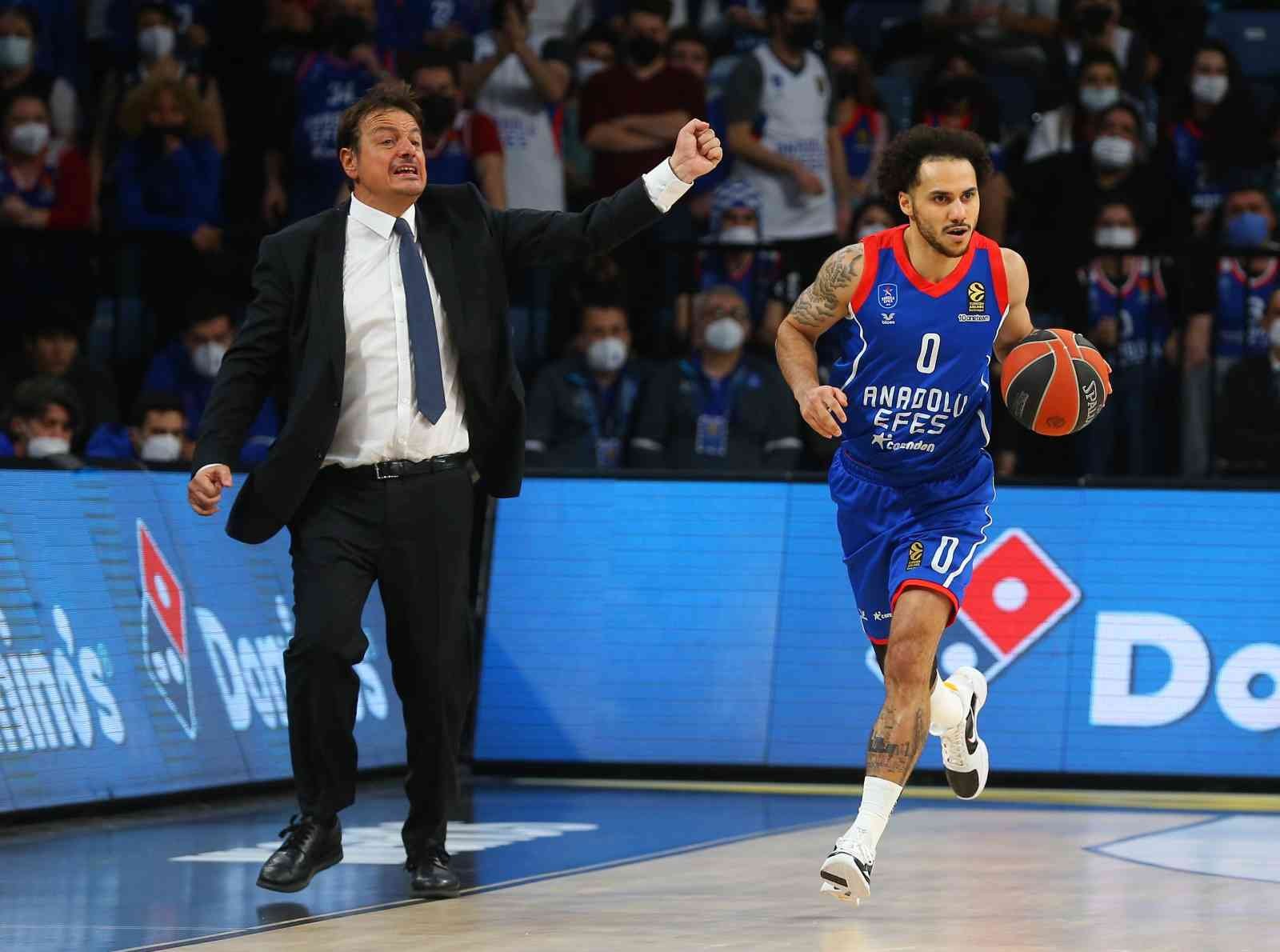 THY Euroleague’de 33. haftanın MVP’si Shane Larkin THY Euroleague’de Anadolu Efes’in yıldız basketbolcusu Shane Larkin, ALBA Berlin karşısında 28 sayı, 8 asist, 5 ribaund ve 4 top çalma ile oynadı ...