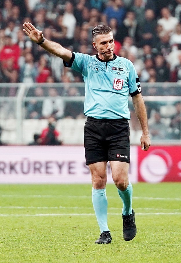 Trabzonspor - Kayserispor maçının VAR’ı Özgür Yankaya Ziraat Türkiye Kupası yarı final ilk maçında Trabzonspor’un, bugün Kayserispor’u ağırlayacağı müsabakanın Video Yardımcı Hakem’i (VAR) Özgür ...