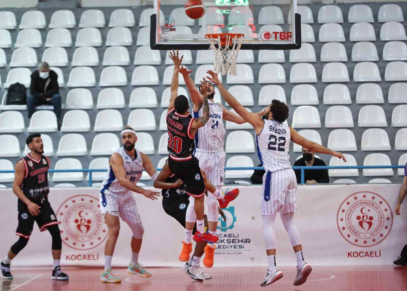 Türkiye Basketbol Ligi: Kocaeli BŞB Kağıtspor: 70 - Samsunspor: 76 Türkiye Basketbol Ligi 26. hafta karşılaşmasında Samsunspor’u ağırlayan Kocaeli Büyükşehir Belediyesi Kağıtspor karşılaşmadan 70-76 mağlup ...