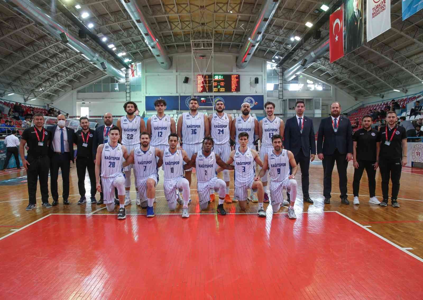 Türkiye Basketbol Ligi: Kocaeli BŞB Kağıtspor: 70 - Samsunspor: 76 Türkiye Basketbol Ligi 26. hafta karşılaşmasında Samsunspor’u ağırlayan Kocaeli Büyükşehir Belediyesi Kağıtspor karşılaşmadan 70-76 mağlup ...