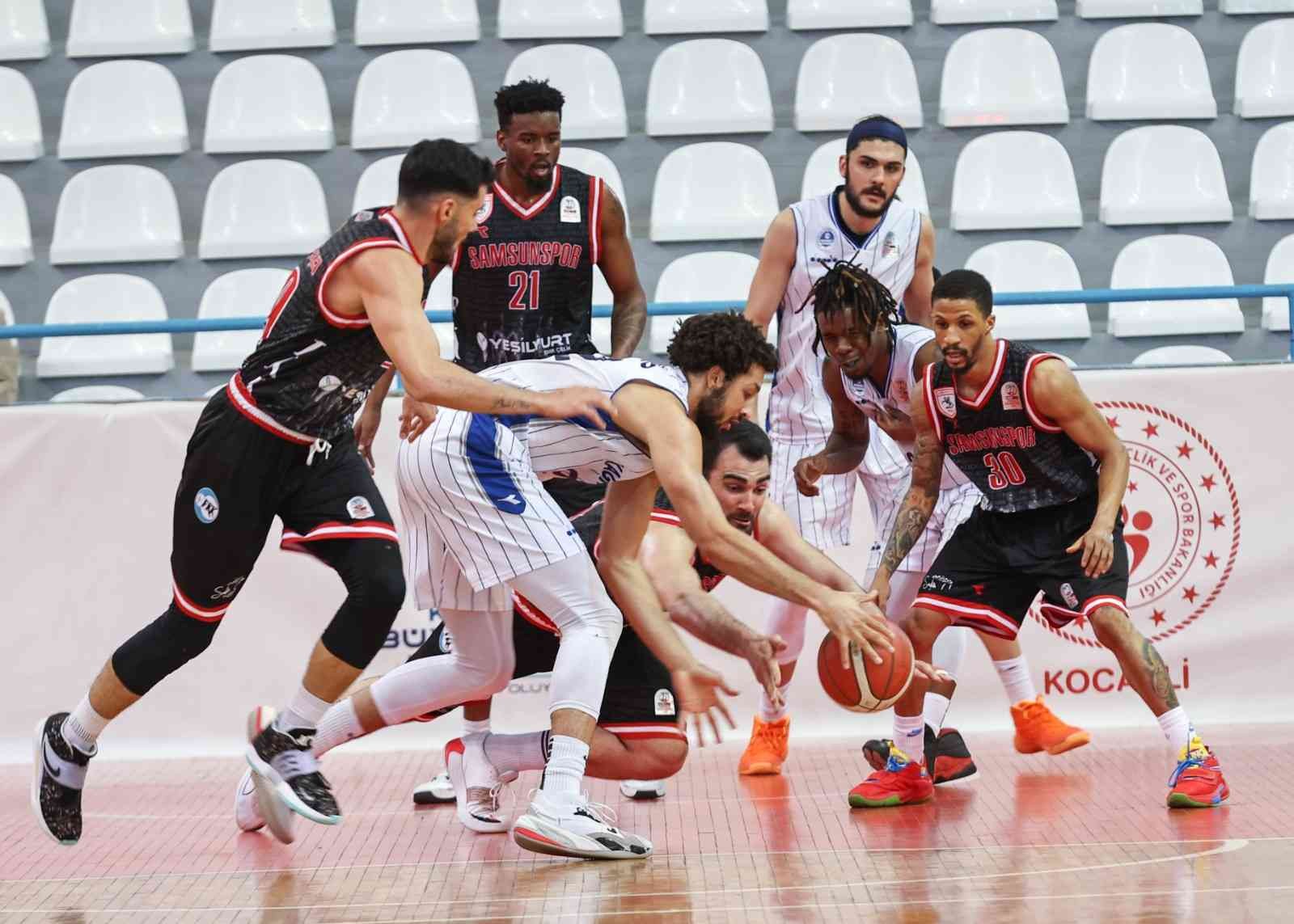 Türkiye Basketbol Ligi: Kocaeli BŞB Kağıtspor: 70 - Samsunspor: 76 Türkiye Basketbol Ligi 26. hafta karşılaşmasında Samsunspor’u ağırlayan Kocaeli Büyükşehir Belediyesi Kağıtspor karşılaşmadan 70-76 mağlup ...
