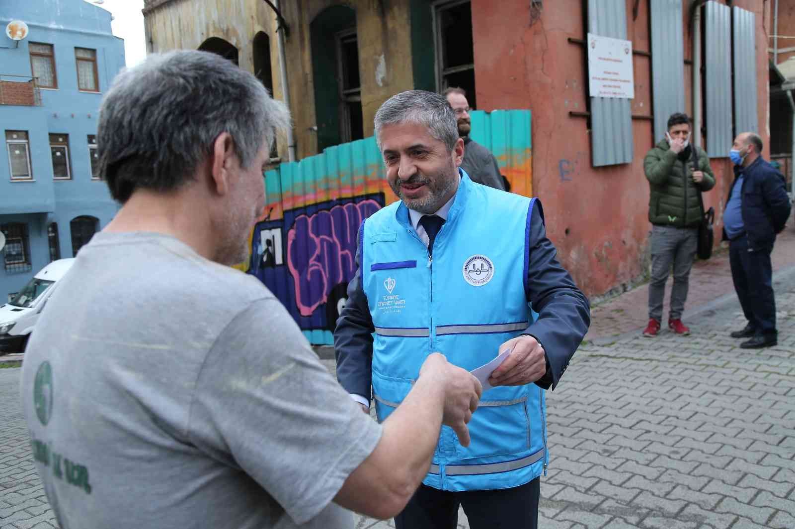 Türkiye Diyanet Vakfı, İstanbul’da 5 bin 500 aileye gıda yardım kartı dağıtacak Türkiye Diyanet Vakfı İstanbul Şubesi tarafından Ramazan ayı dolayısıyla ihtiyaç sahibi ailelere yardım kartı dağıtımına başlandı. İstanbul ...