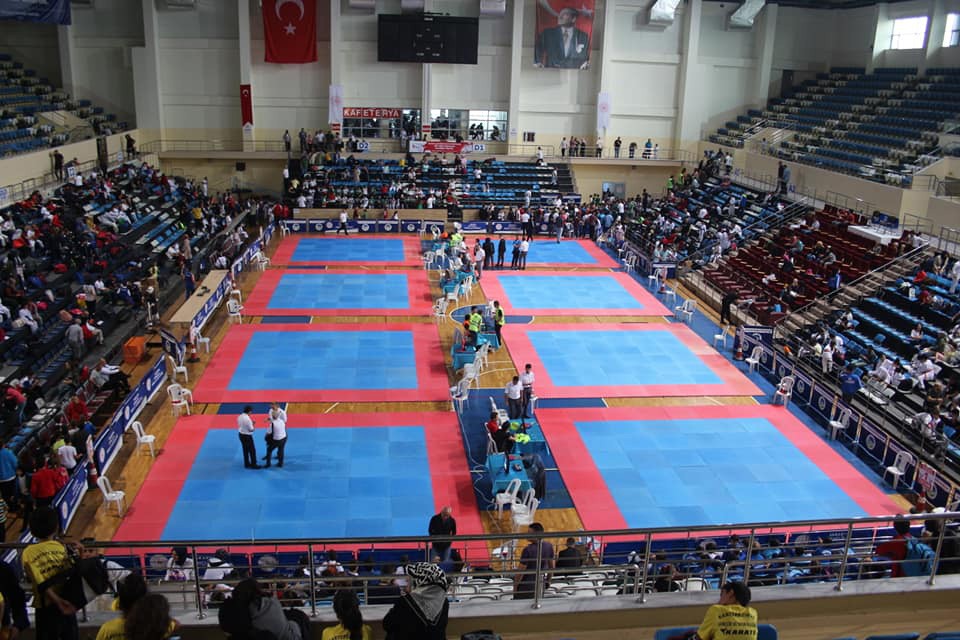 Sakarya Büyükşehir Belediyesi 5-9 Mayıs tarihleri arasında Türkiye Ümit, Genç ve 21 Yaş Altı Karate Şampiyonası ve Milli Takım seçmelerine ev ...