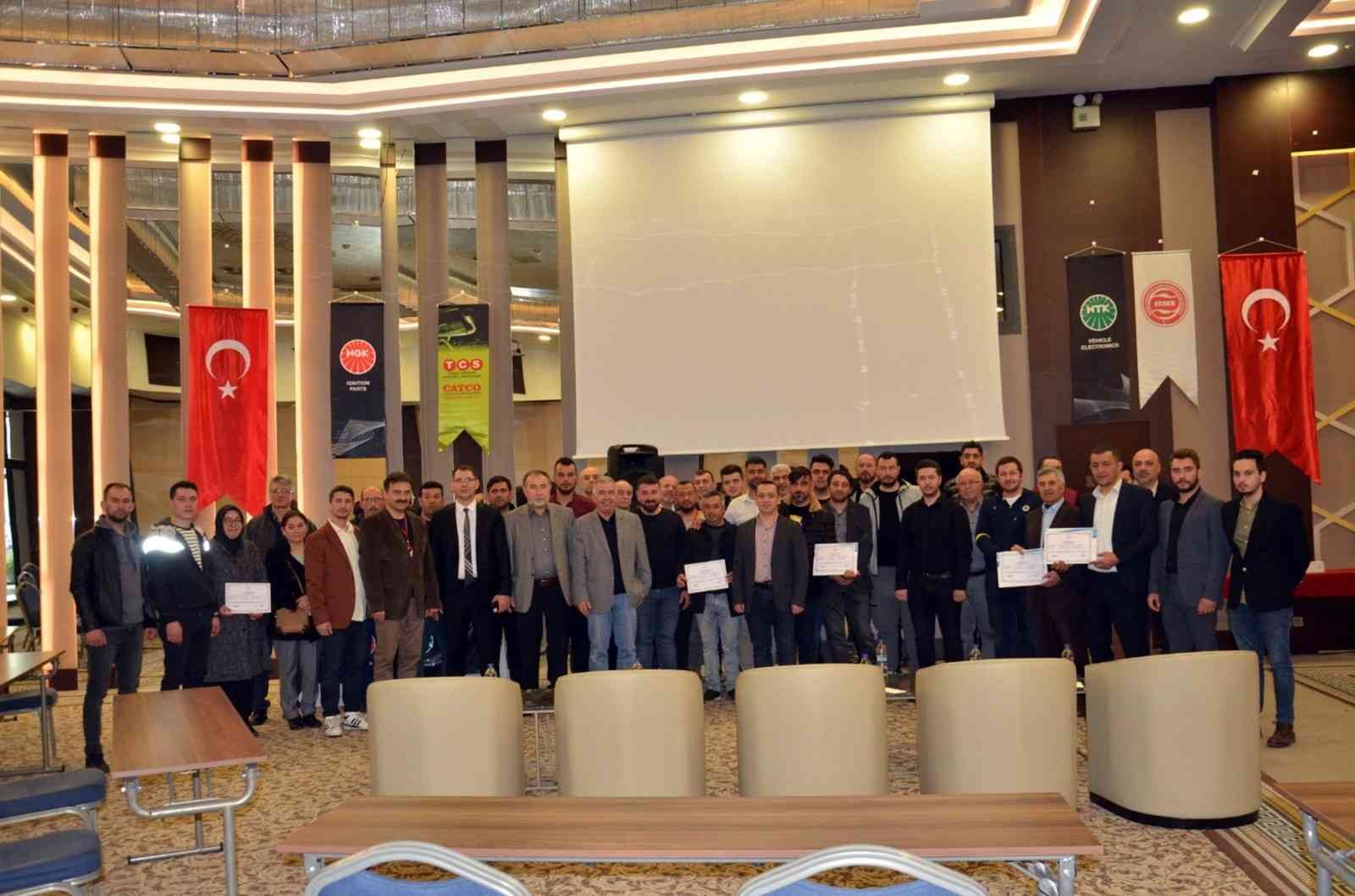 Yalova Halk Eğitim Merkezi Müdürlüğü ve Egzoz Ustaları ve Egzoz Emisyoncular Derneği tarafından organize edilen Türkiye’nin ilk “Otomotiv ...